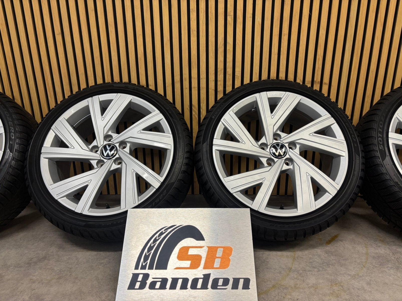 Volkswagen Golf 7 8 Orig 18 inch Bergamo Velgen Winterbanden, Auto-onderdelen, Banden en Velgen, 18 inch, Gebruikt, Vw Golf, Bergamo