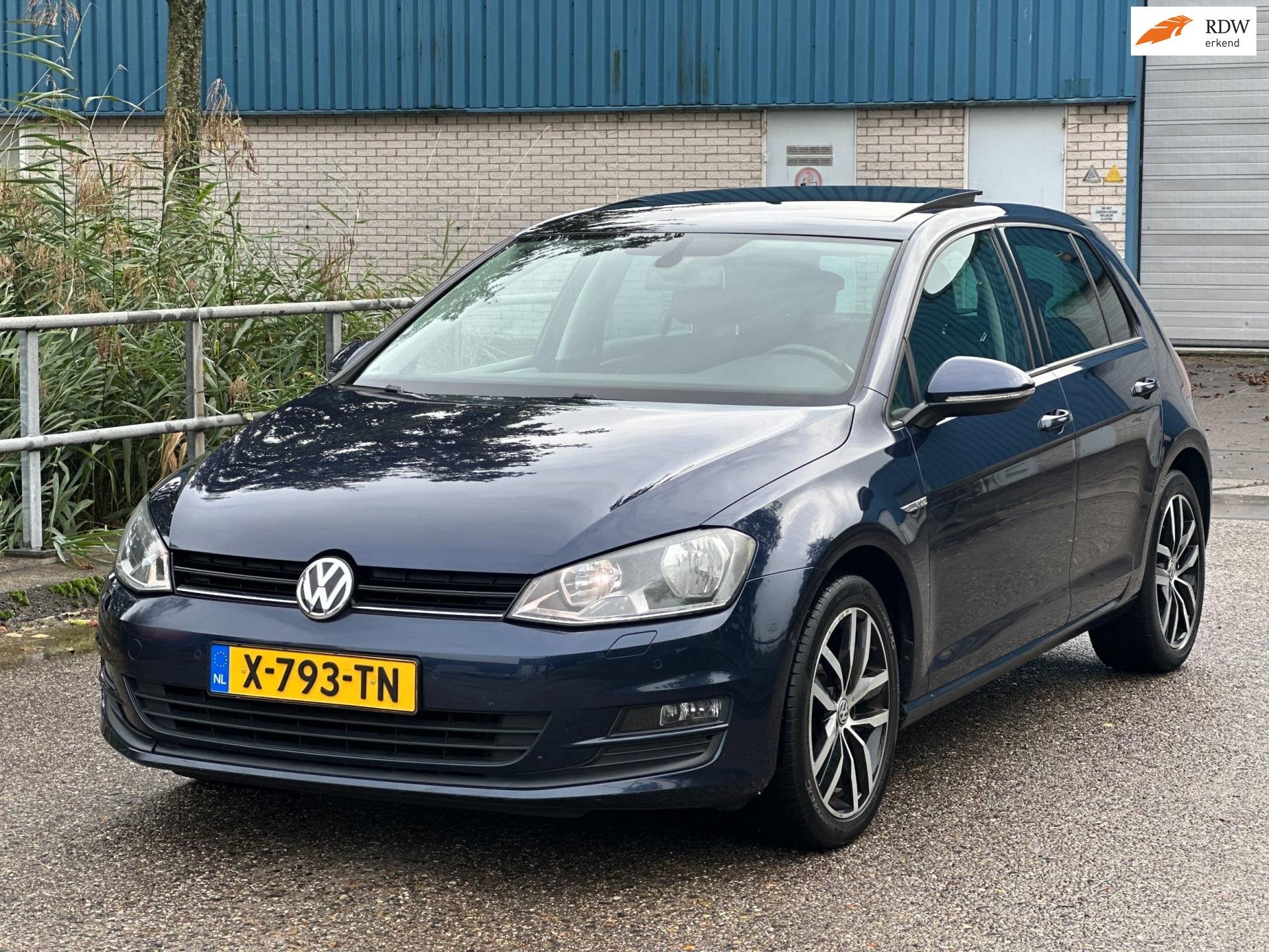Volkswagen Golf 1.2 TSI Highline Panoramadak! Clima! LM velg, Voorwielaandrijving, Gebruikt, Euro 6, 4 cilinders