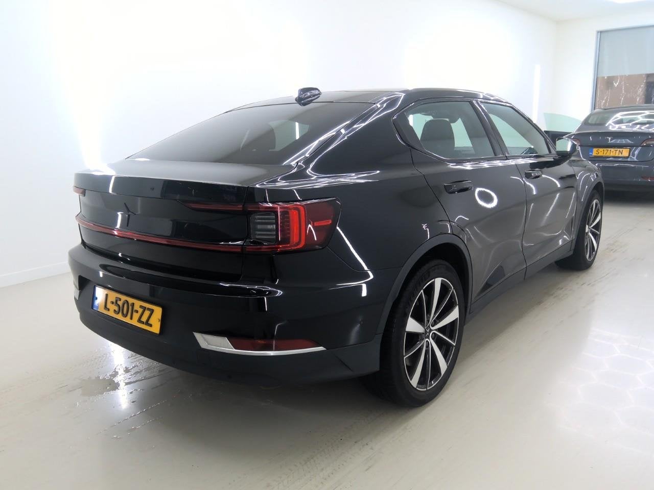 Polestar 2 300kW Long Range Dual Motor 408pk Pilot Plus 92,9, Auto's, Stof, Gebruikt, Zwart, Zwart