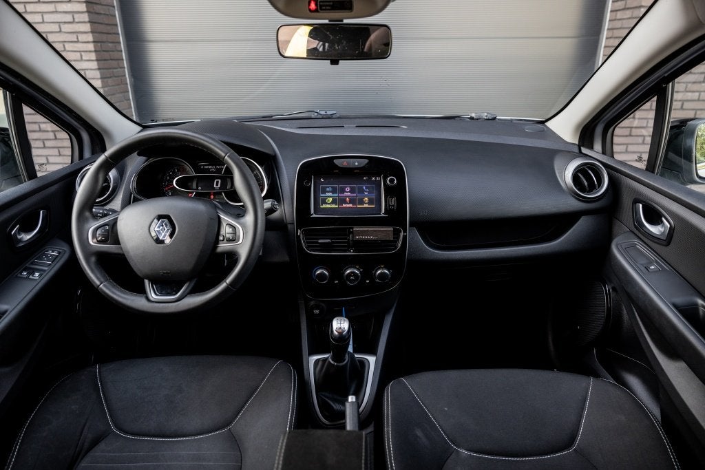 Renault Clio 0.9 TCe Limited | Airco | PDC | (bj 2017), Auto's, Renault, Keurmerk '100% Onderhouden', Stof, Gebruikt, 49 €/maand
