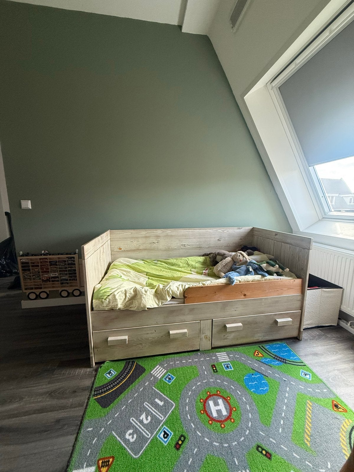 Leuk kleuterbed met matras en opberg ruimte, Ophalen, Gebruikt, 70 tot 85 cm, 140 tot 160 cm