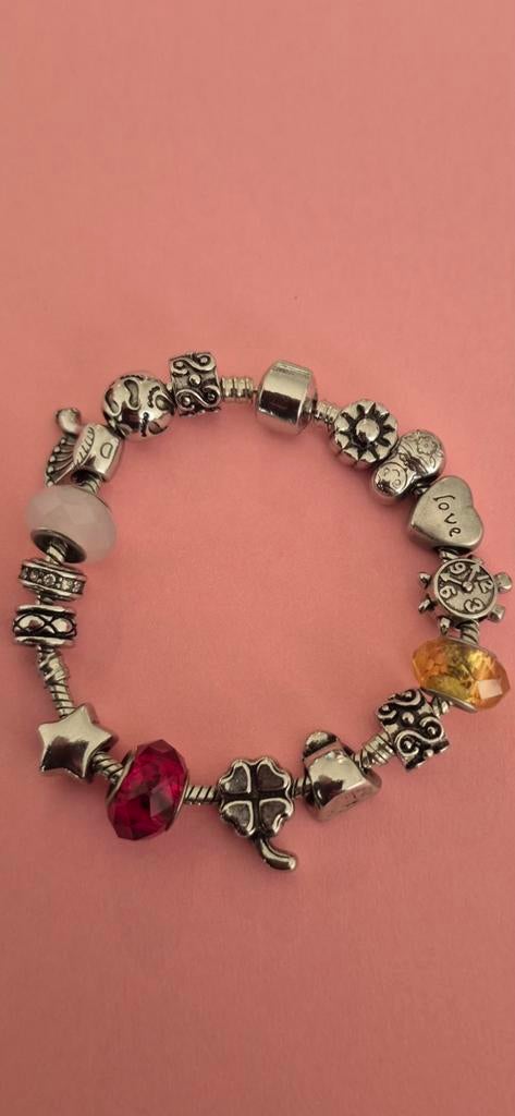 Zilver bedelarmband Amora met diverse bedels, Sieraden, Tassen en Uiterlijk, Overige materialen, Gebruikt, Ophalen of Verzenden