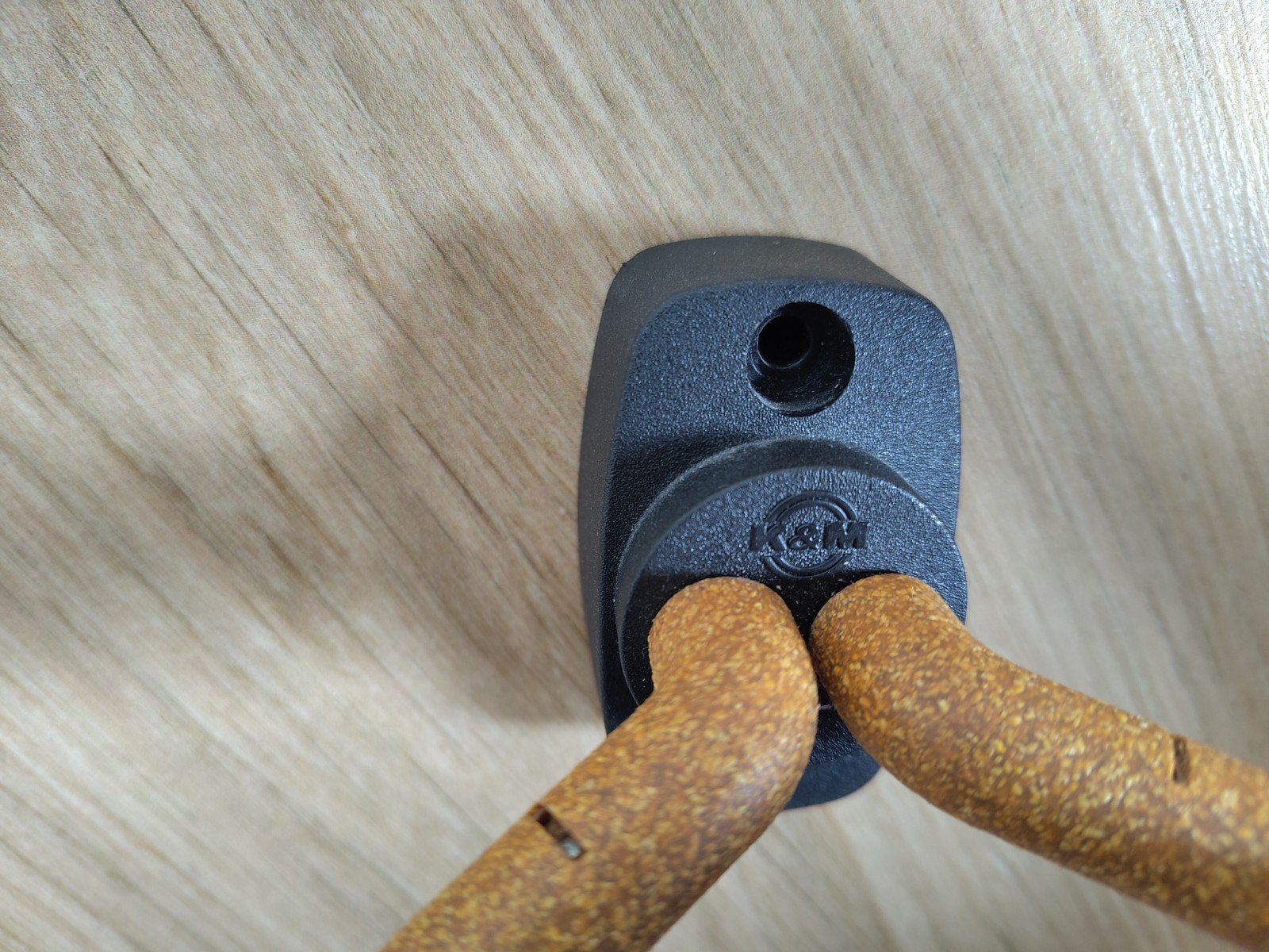 K&M Gitaar Haak voor aan de Muur - Ruimtebesparend, Ophalen of Verzenden, Zo goed als nieuw, Overige typen
