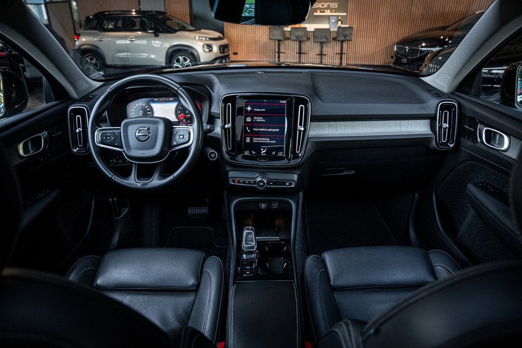 Volvo XC40 1.5 T5 Twin Engine Inscription|Schuif/Kantel|Hybr, Auto's, Volvo, 1712 kg, Automatische klimaatregeling, Zwart, Bedrijf