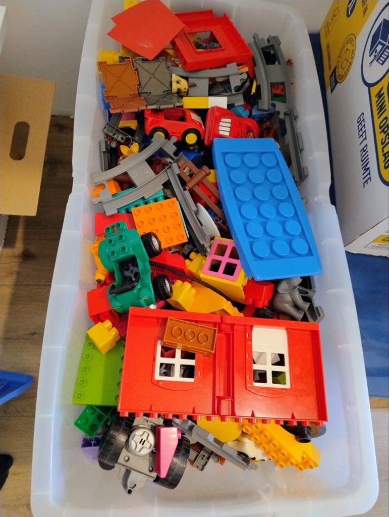 Twee bakken Duplo - samen of per stuk over te nemen, Ophalen