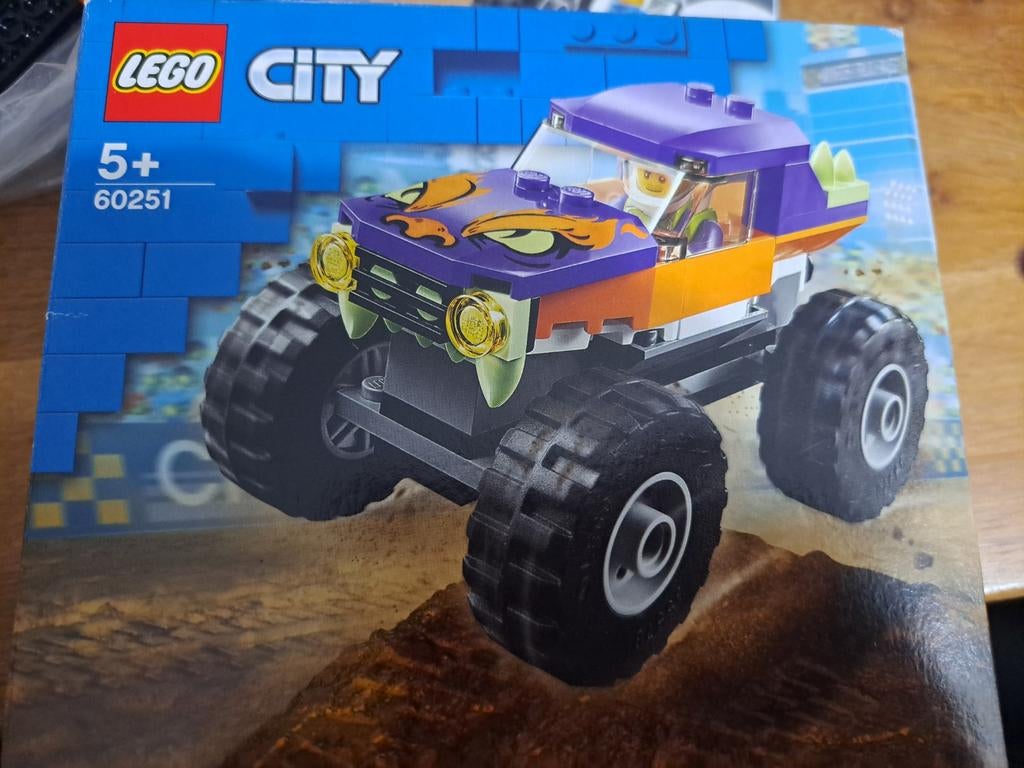 Lego City 60251 Monstertruck compleet met doos en boekje, Compleet, City, Lego, Ophalen of Verzenden