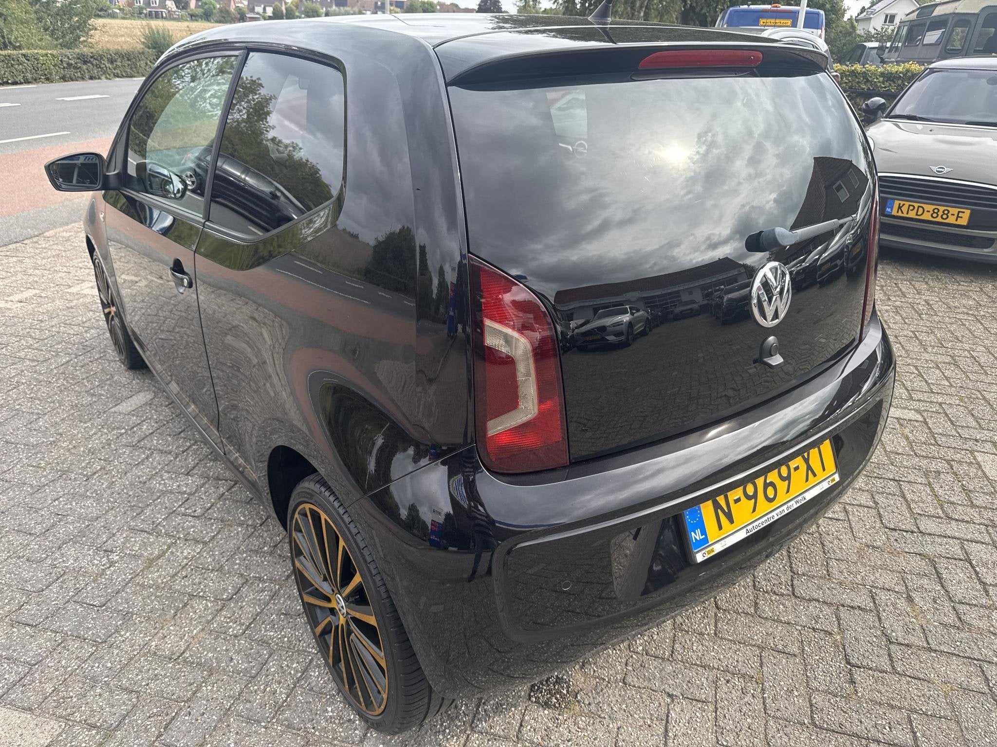 Volkswagen Up! 1.0 up! Colour Edition, Stof, Gebruikt, Bedrijf, 3 cilinders
