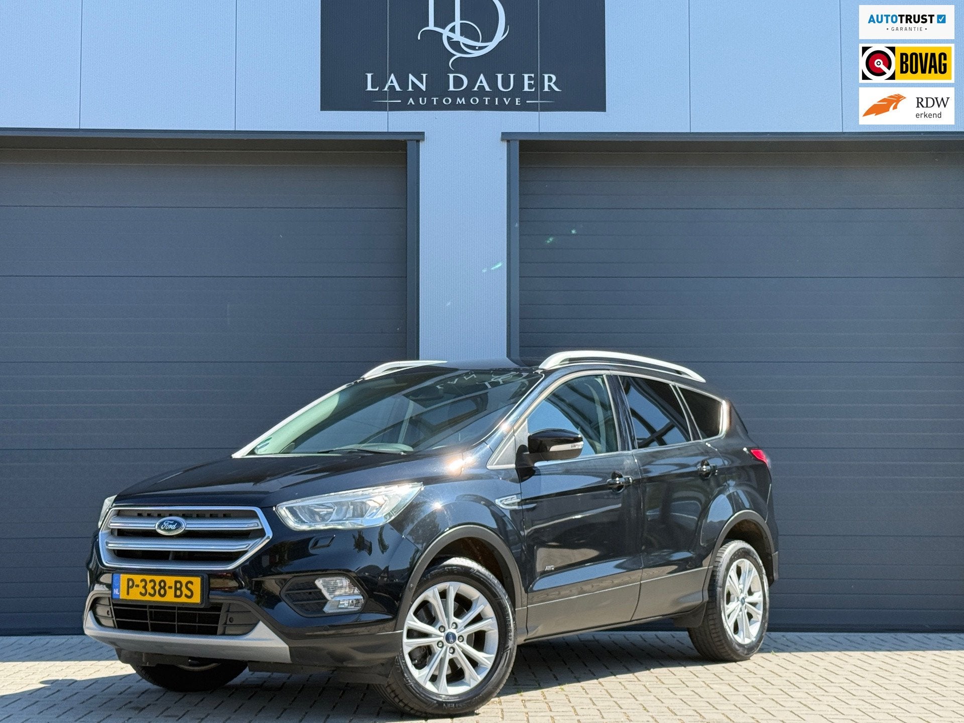Ford Kuga 1.5 Titanium 4WD / AUTOMAAT / CAMERA / TREKHAAK, Auto's, Automatische klimaatregeling, Euro 6, 4 cilinders, 1850 kg