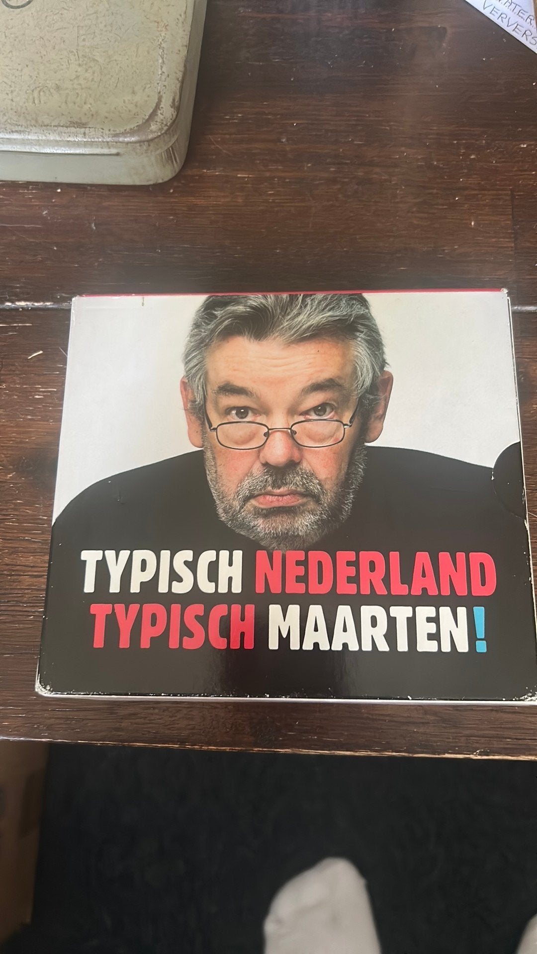Typisch nederland typisch Maarten van Rossum, Ophalen of Verzenden, Zo goed als nieuw, Levenslied of Smartlap