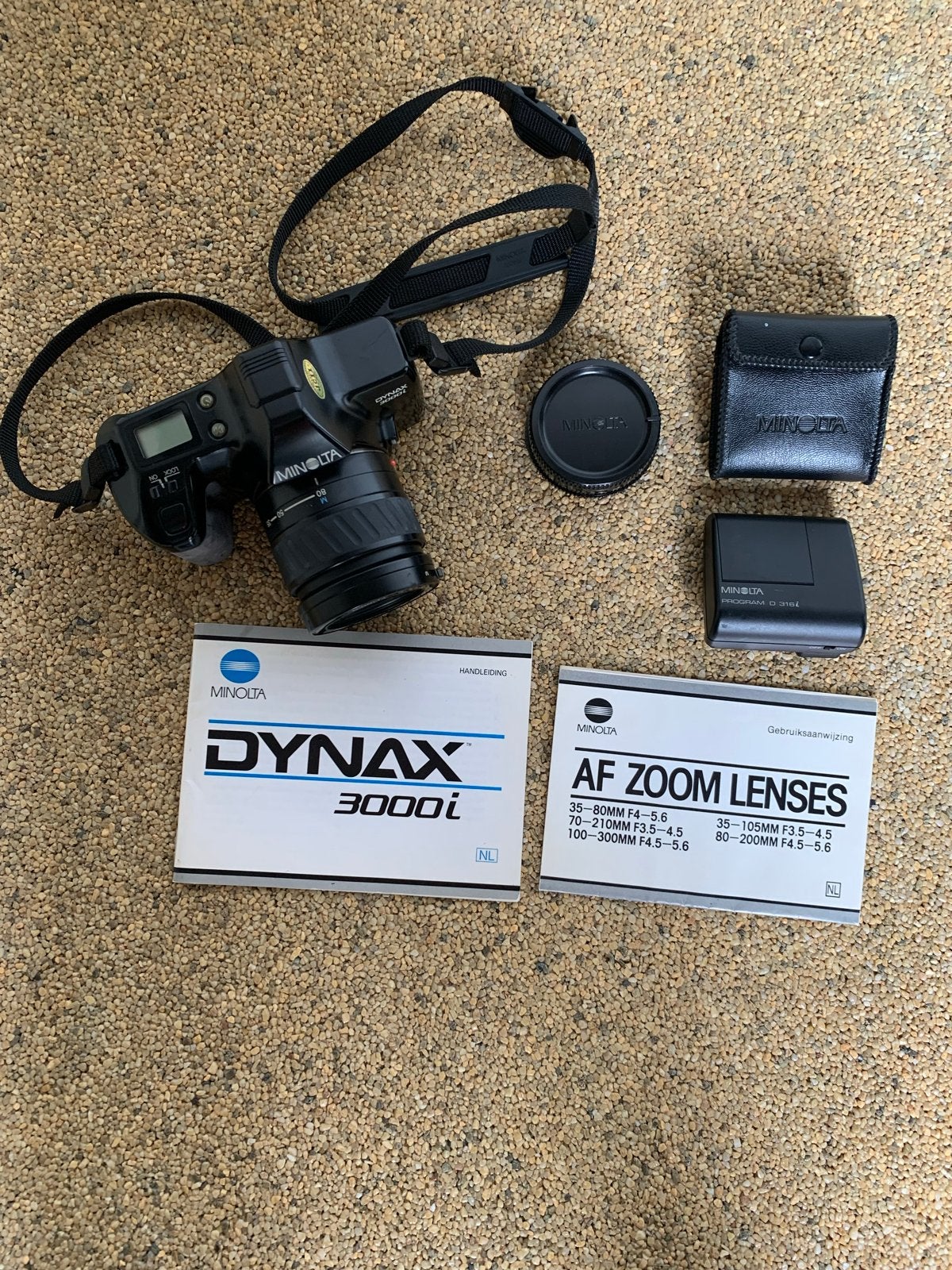 Minolta Dynax 3000i Spiegelreflexcamera met lens en flash, Ophalen of Verzenden, Gebruikt, Spiegelreflex, Minolta