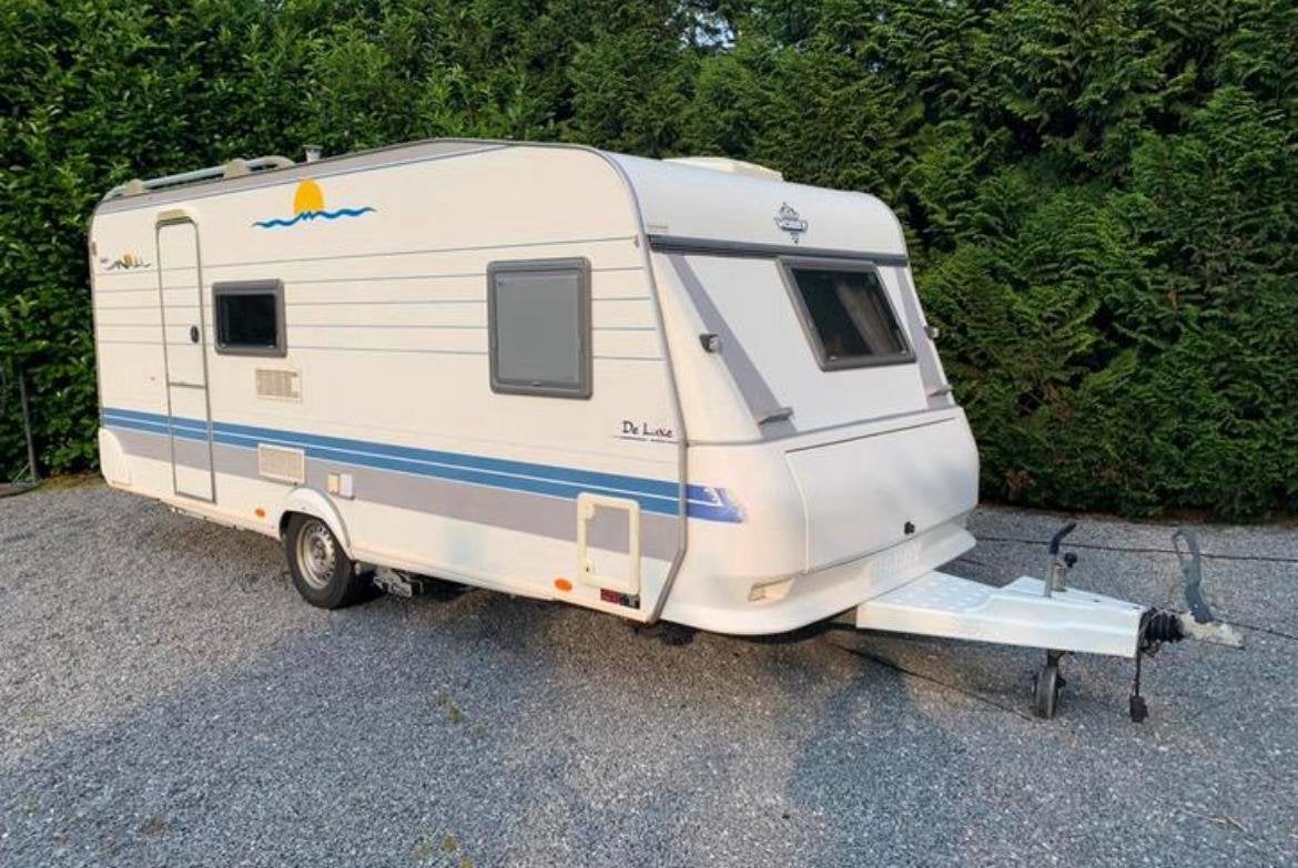 Hobby De Luxe 500KMFe - stapelbed, mover, voortent., Caravans en Kamperen, Hobby, Treinzit, 6 tot 7 meter, Tot en met 6