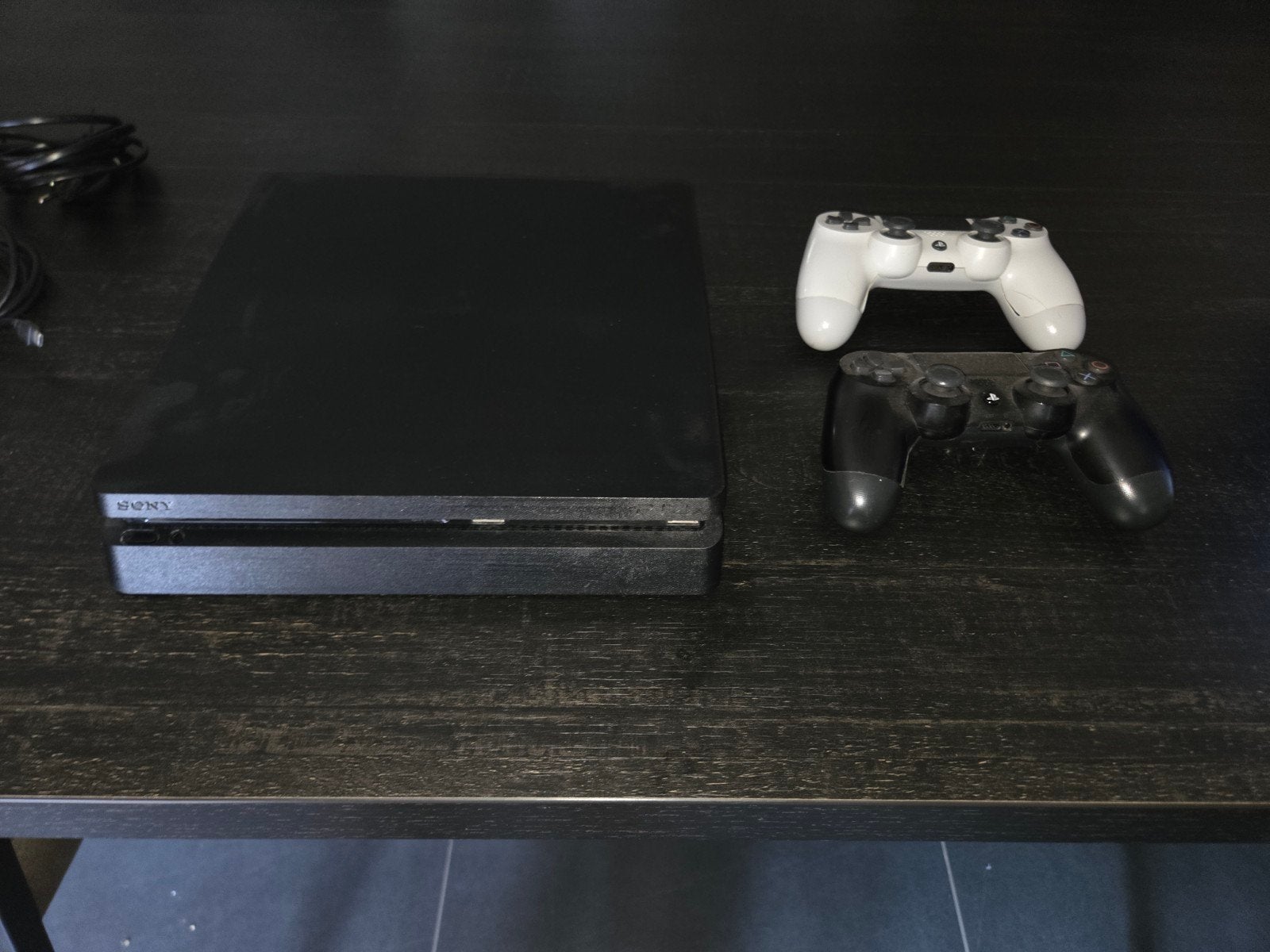 PlayStation 4 Slim 1TB, Ophalen, Met 2 controllers, Zo goed als nieuw, 1 TB