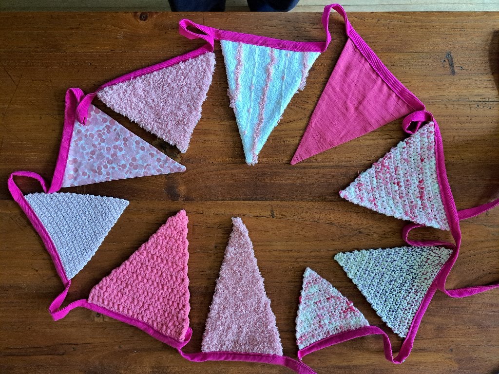 Originele handgemaakte roze slinger, Ophalen of Verzenden, Nieuw, Versiering, Overige