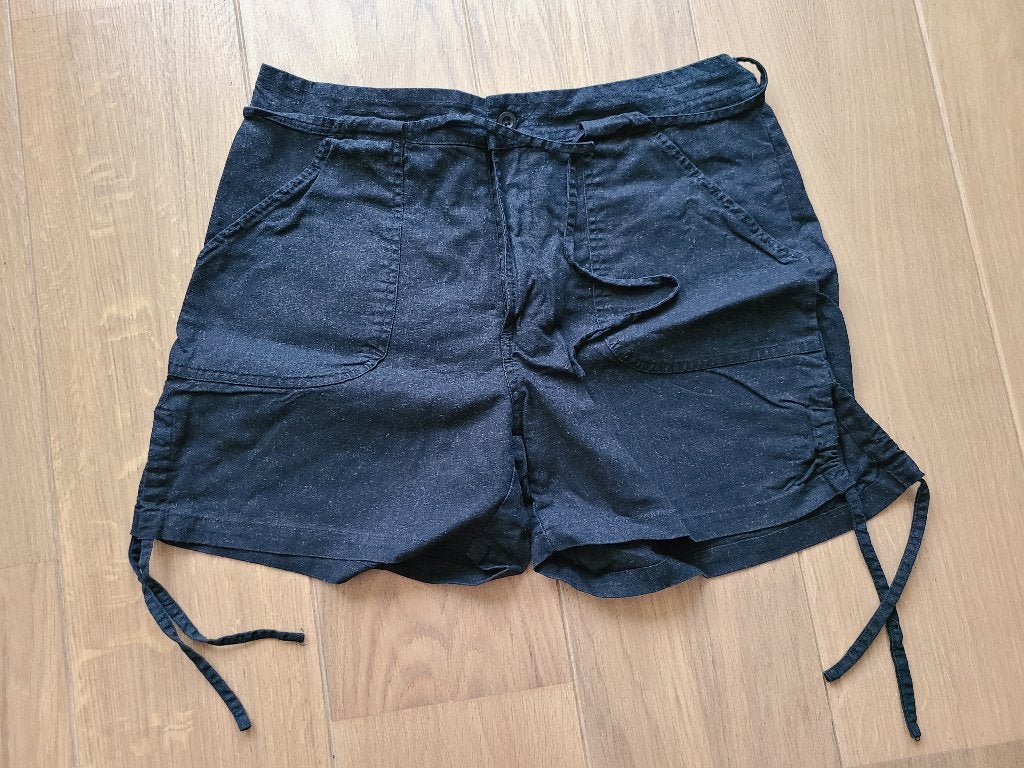 Zwarte korte broek, Surrender, maat 38, Kleding | Dames, Maat 38/40 (M), Surrender, Kort, Zwart