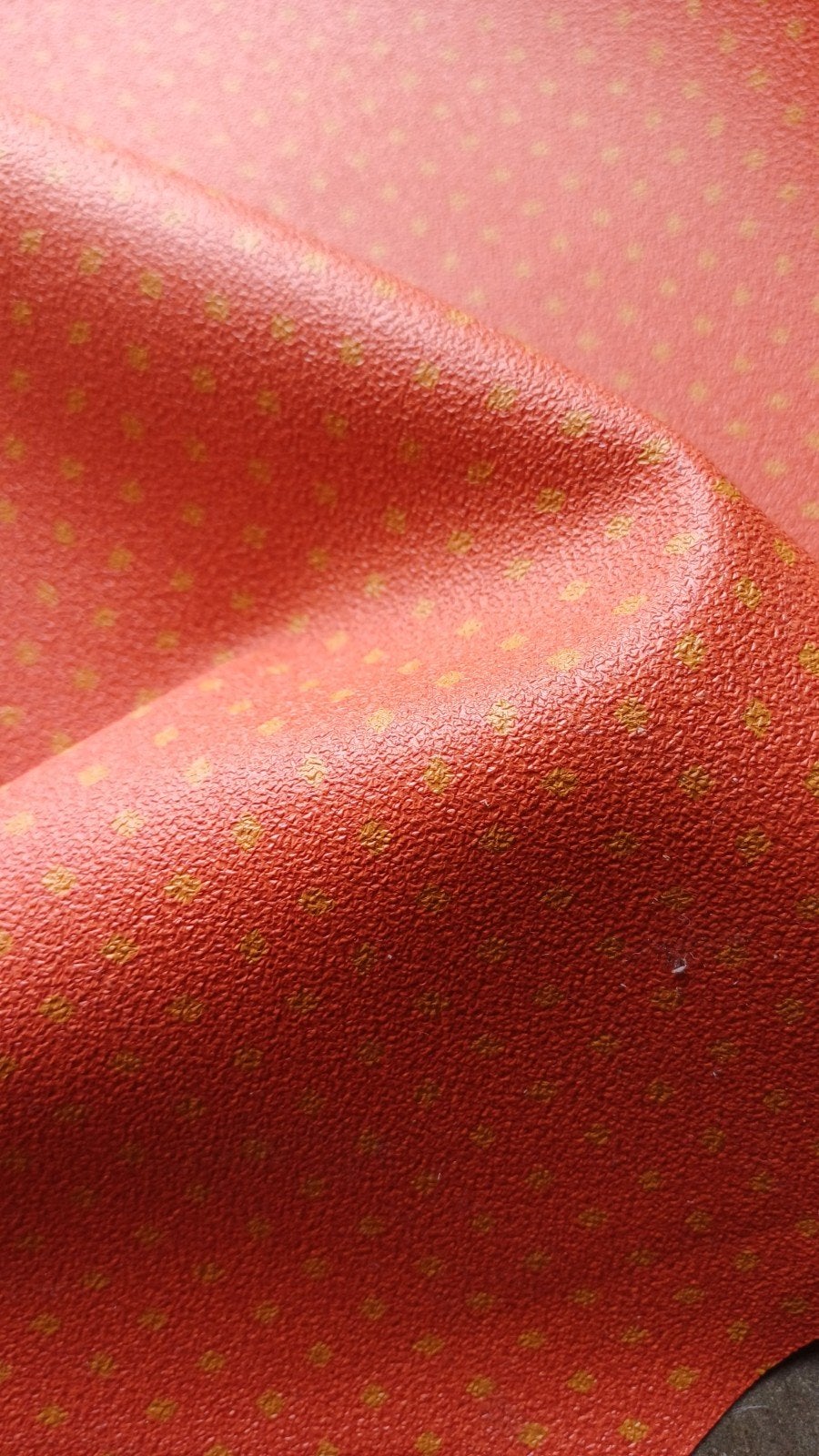 Nieuw rood-oranje kunstleer op rol, 140 cm breed, Meerkleurig, 120 cm of meer, Leer of Kunstleer, Ophalen of Verzenden