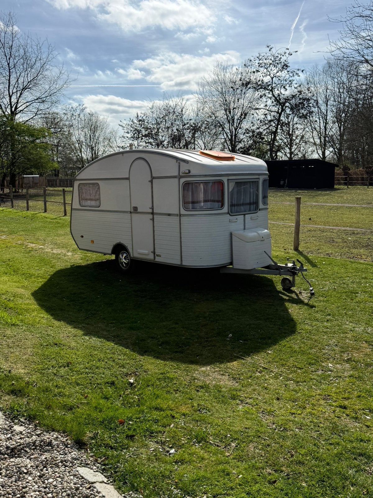 Constructam coral 1 caravan, Particulier, Rondzit