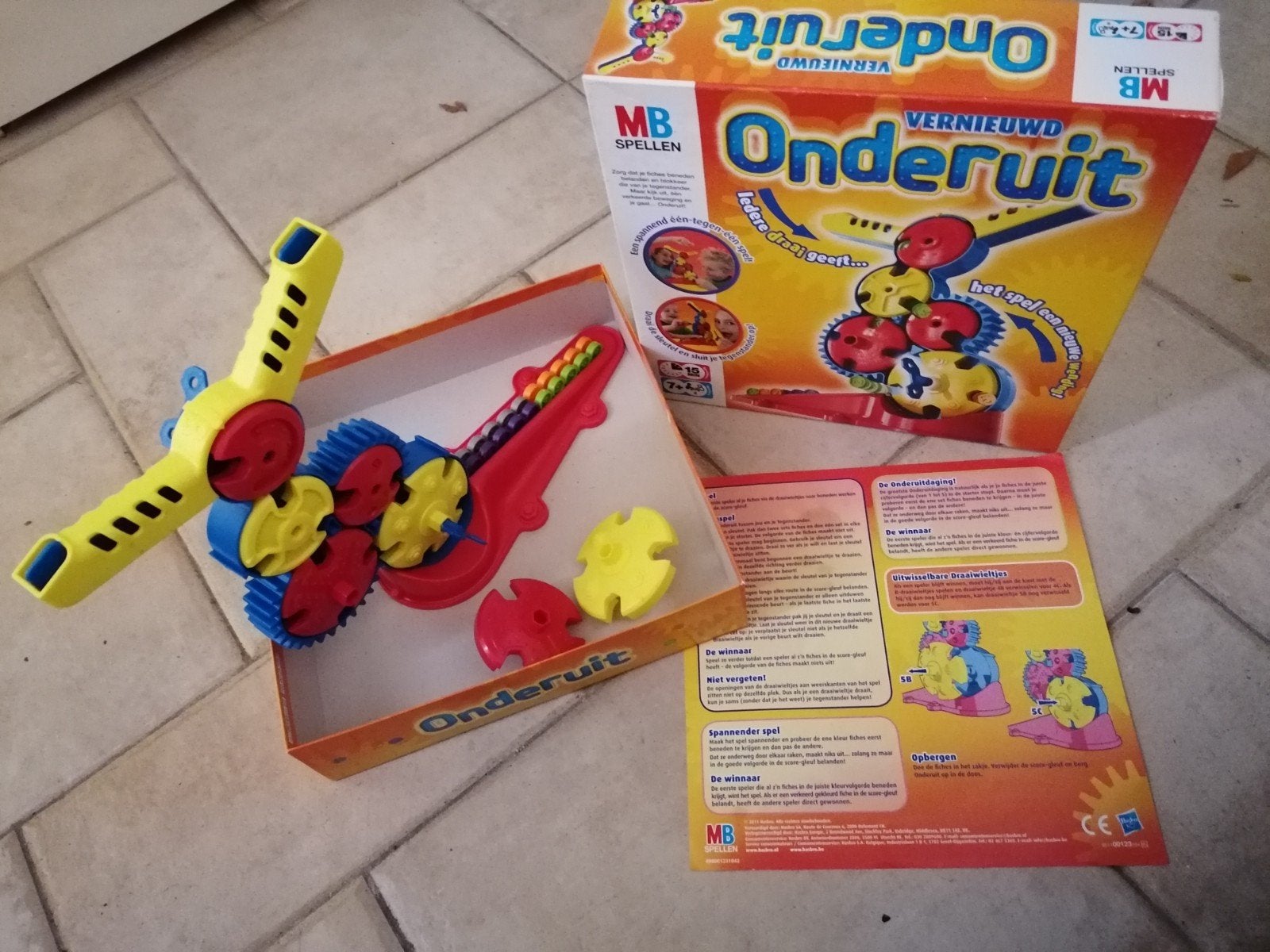Onderuit - MB Spellen, Hobby en Vrije tijd, Gezelschapsspellen | Bordspellen, Een of twee spelers, Ophalen of Verzenden, Gebruikt