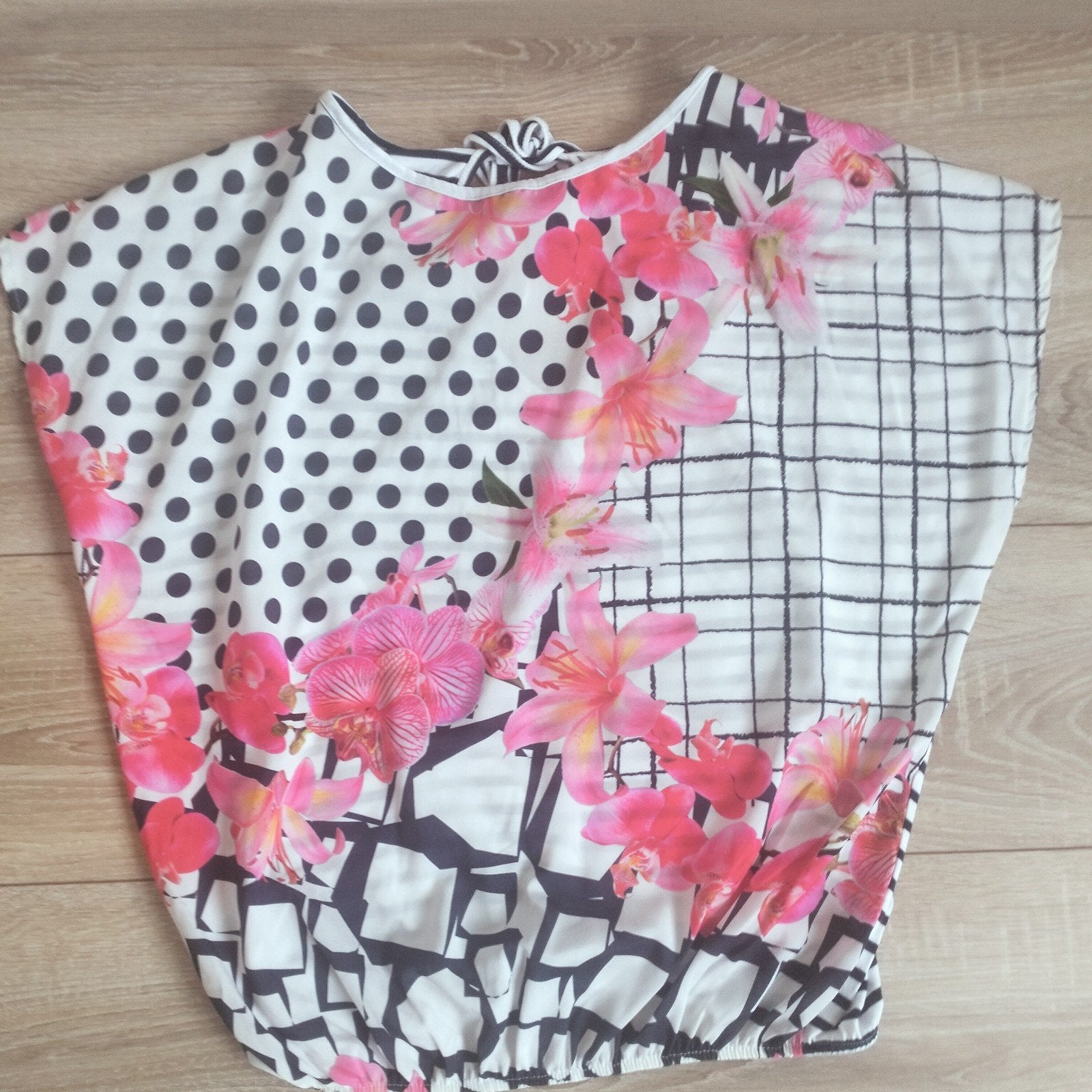 SOPHIA tuniek wit met roze en blauw mt m in nette staat, Kleding | Dames, Blouses en Tunieken, Maat 38/40 (M), Wit, Sophia, Ophalen of Verzenden