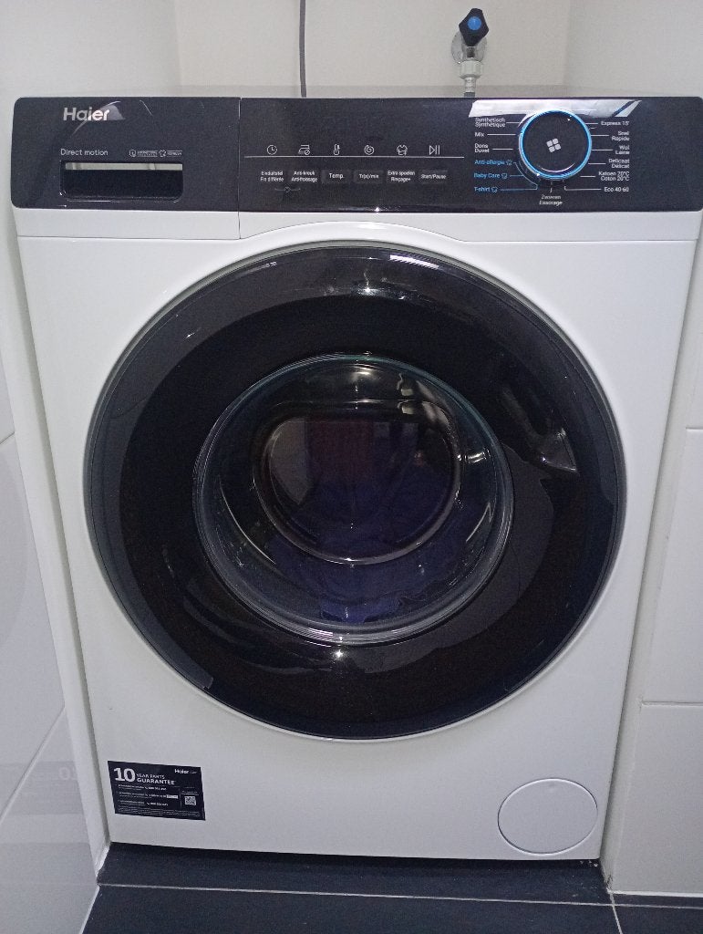 Wasmachine  Haier, Ophalen, 1200 tot 1600 toeren, 8 tot 10 kg, Zo goed als nieuw
