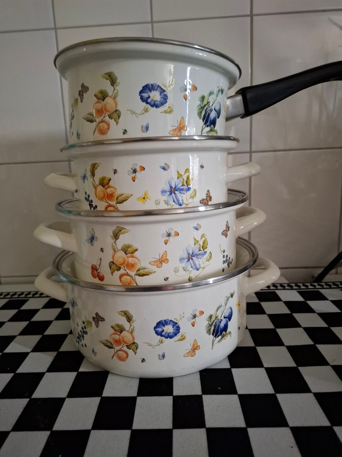 Pannenset janneke brinkman met bloemen en vlinders - 4 stuks, Huis en Inrichting, Keuken | Potten en Pannen, Ophalen of Verzenden