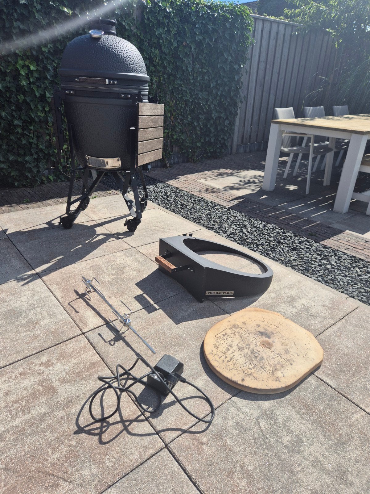 Bastard L pizza oven incl. pizzasteen en rotisserie, Ophalen, Zo goed als nieuw, Bastard