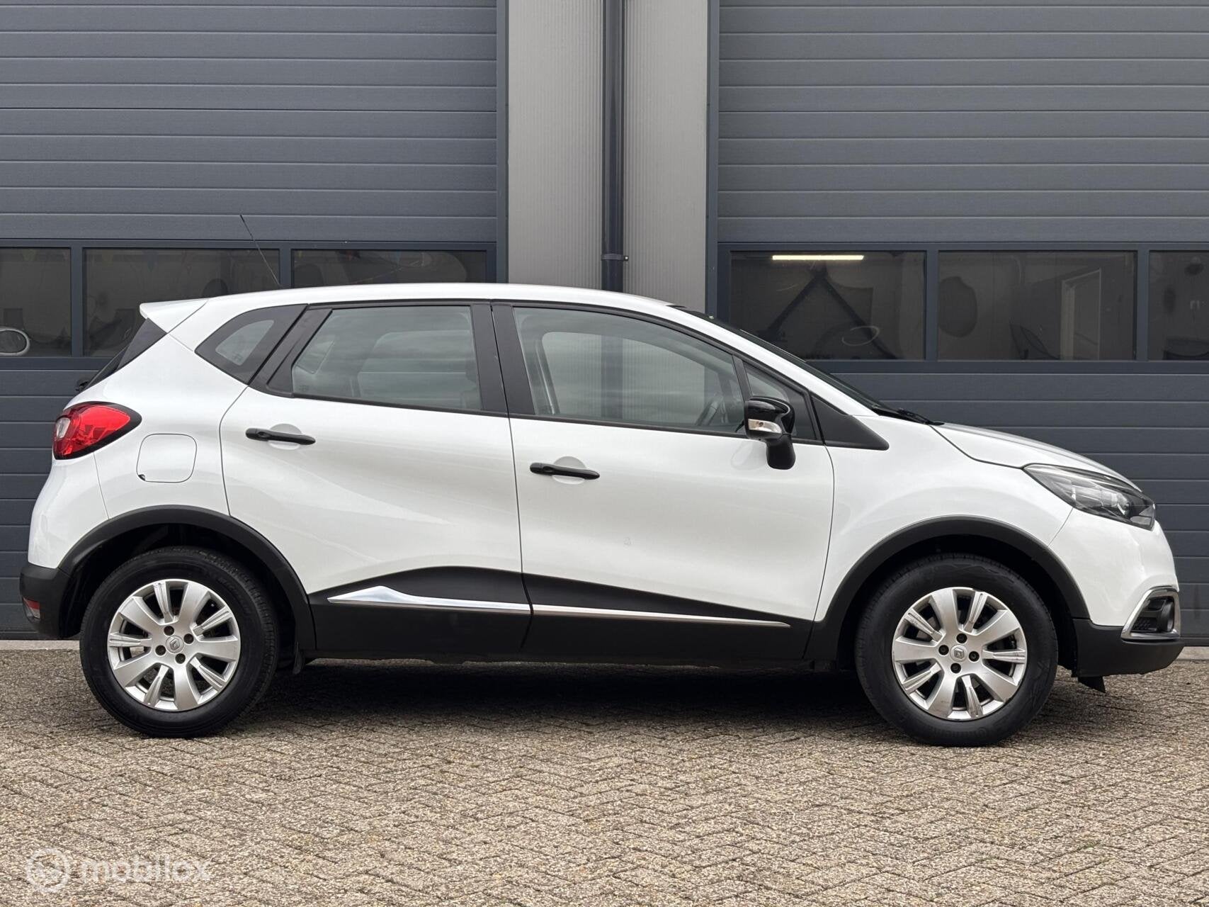 Foto 2 van Renault Captur 1.2 TCe Expression Automaat Uitvoering