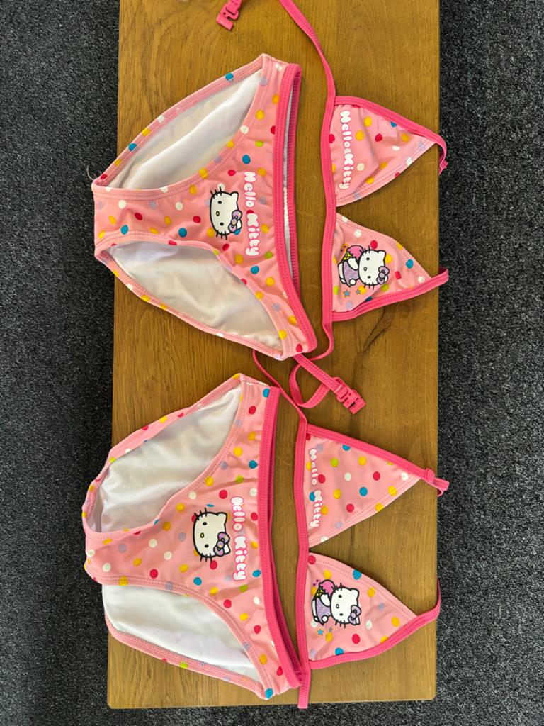 2 Hello Kitty bikini's voor meisjes, Gebruikt, Meisje, Overige maten, Ophalen of Verzenden