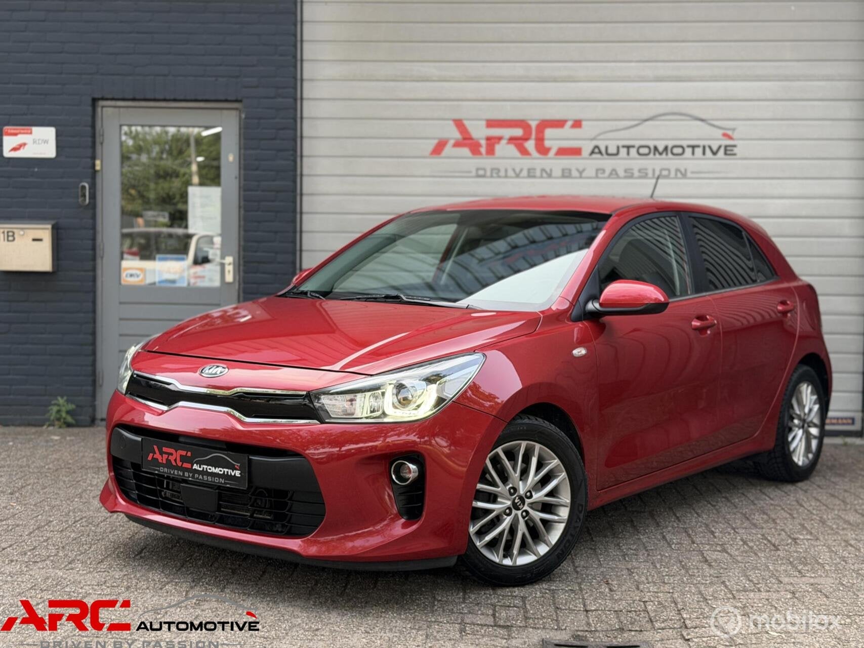 Kia Rio 1.0 TGDI DynamicLine Carplay/Cruise/Stoelverwarming, Auto's, Gebruikt, 1095 kg, 1110 kg, Bedrijf