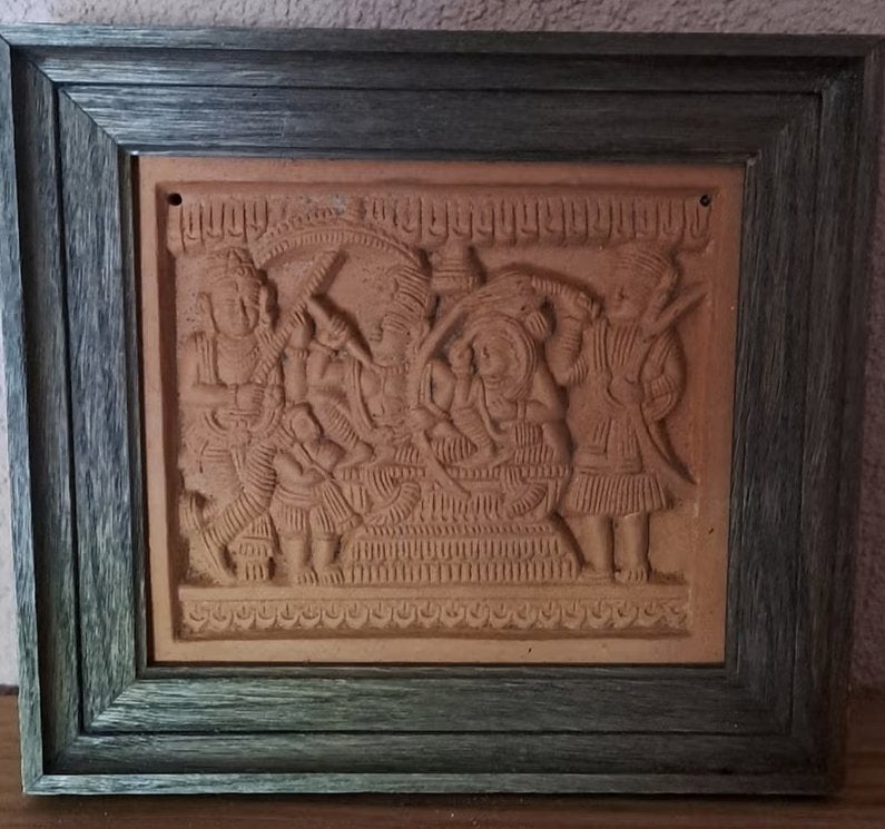 Prachtige Terracotta reliëf uit India in lijst, Antiek en Kunst, India, Ophalen of Verzenden, Wanddecoratie, Overige materialen
