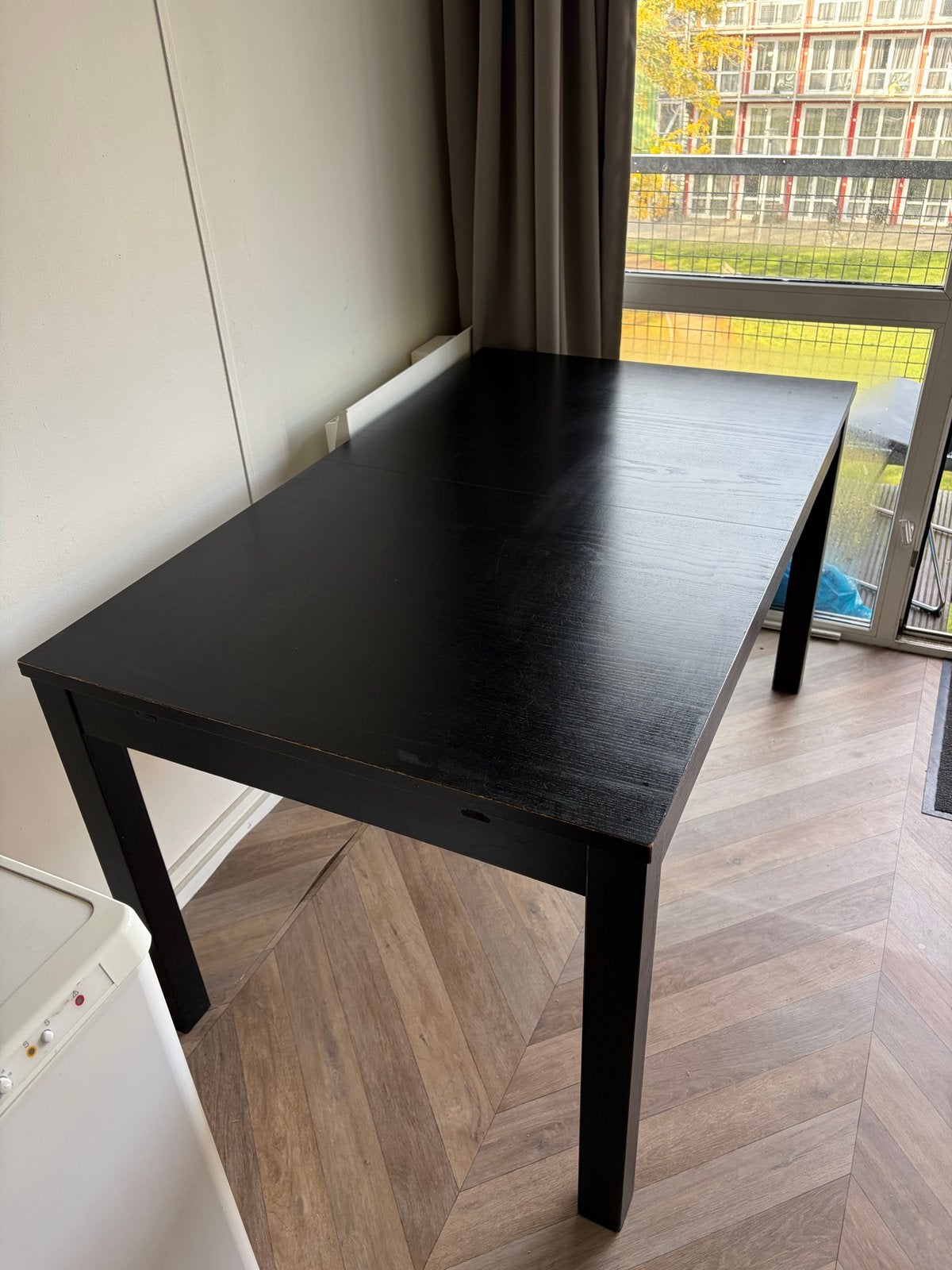 Zwarte eettafel - uitschuifbaar, Huis en Inrichting, Ophalen, Gebruikt, 100 tot 150 cm, 50 tot 100 cm