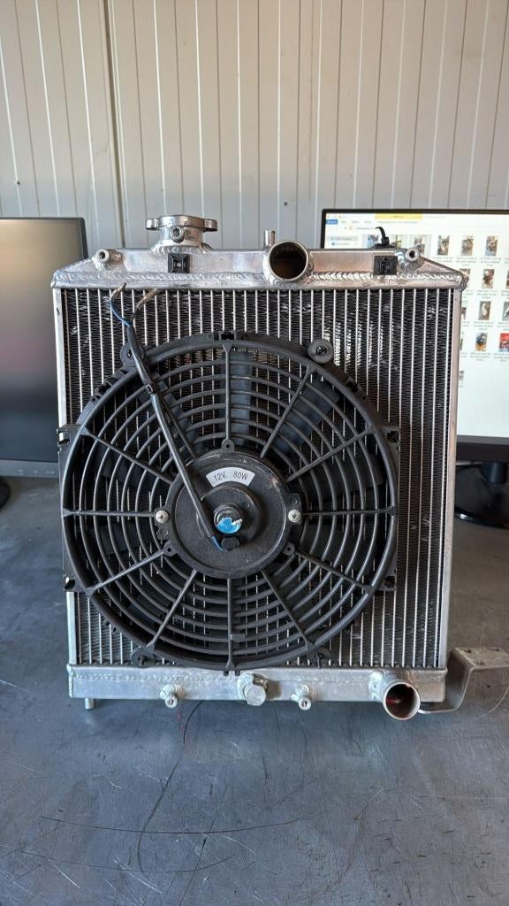 US Racing radiateur met fan, Ophalen of Verzenden, Zo goed als nieuw