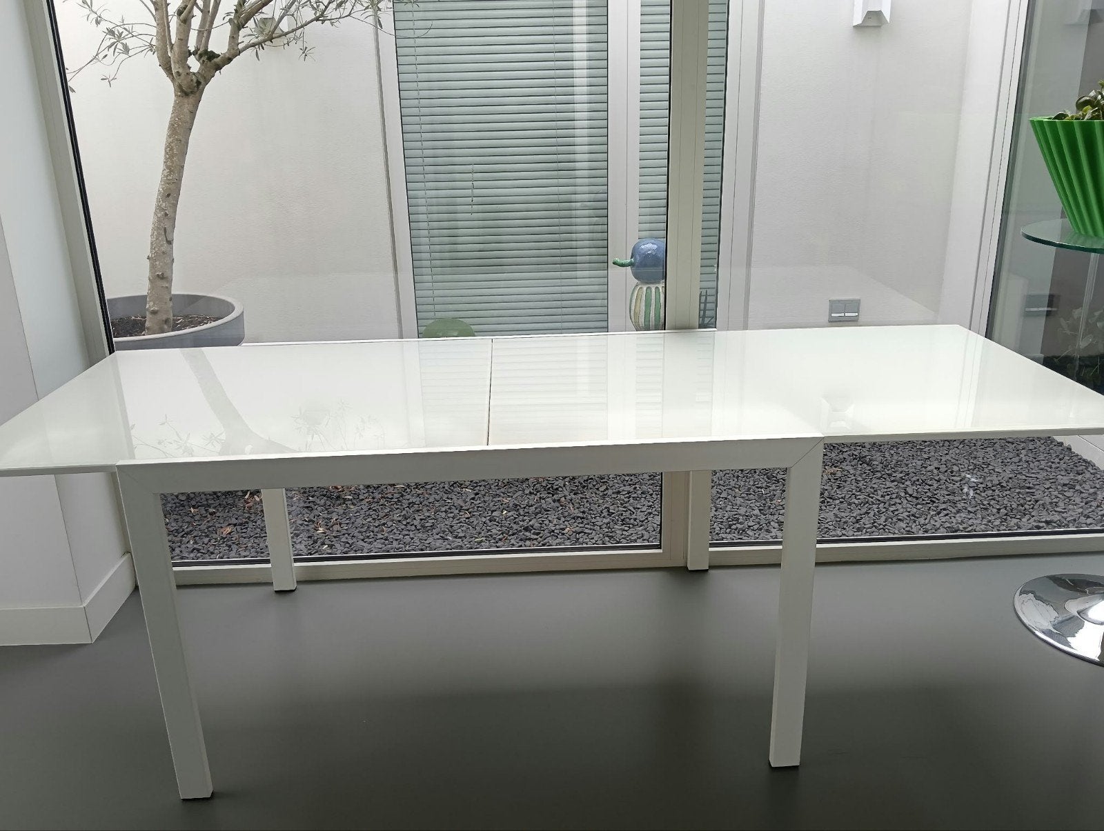 Foto 5 van Calligaris uitschuifbare eettafel met melkglas blad