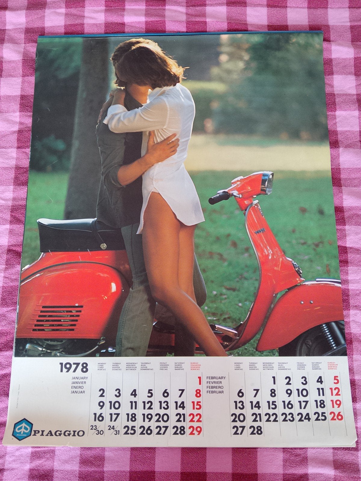 Piaggio Kalender 1978 - Vespa, Ciao, Bravo, Gilera, Boxer, Ophalen of Verzenden, Gelezen, Piaggio, Catalogus