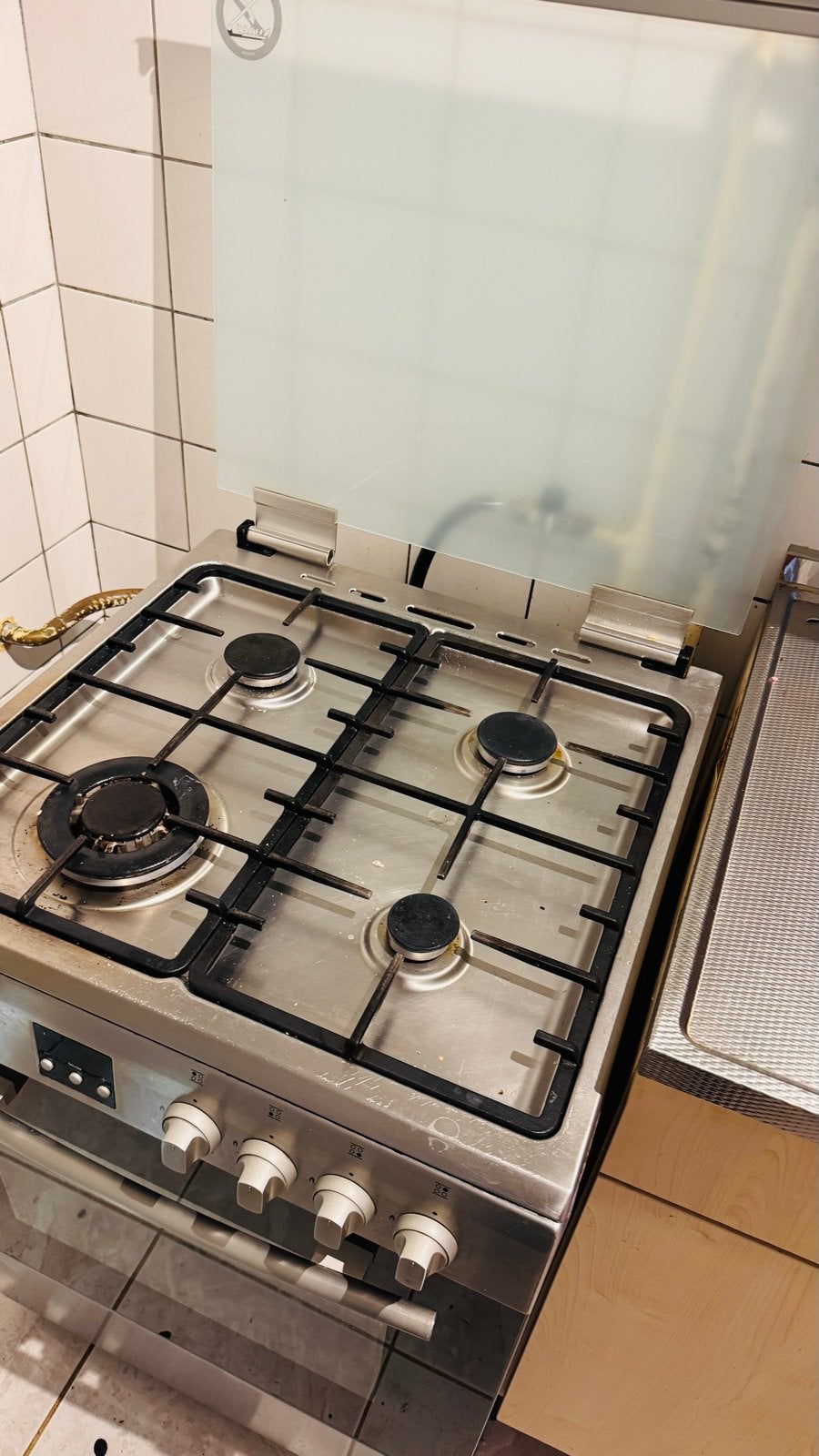 Gebruikt gasfornuis met oven - Ideaal voor starters, Gebruikt, Gas, 85 tot 90 cm, 4 kookzones
