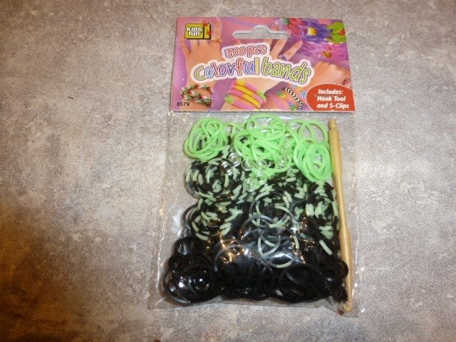 NIEUW 200 zwart met groene loom bandjes 5 zakjes voor 8,00, Hobby en Vrije tijd, Ophalen of Verzenden, Nieuw