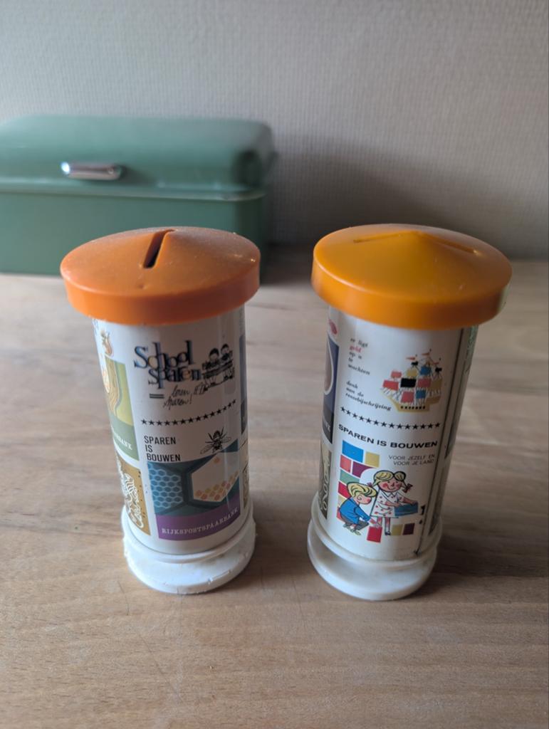 Vintage Rijkspostspaarbank spaarpot schoolsparen (per stuk), Verzamelen, Spaarpotten, Ophalen of Verzenden, Gebruikt, Kunststof