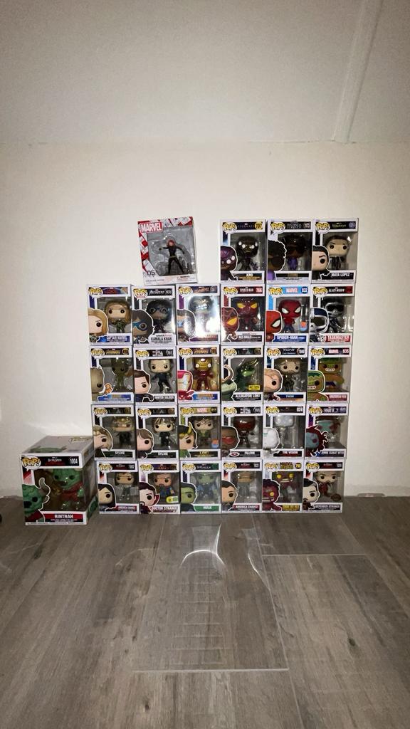 27 funko’s marvel, Ophalen