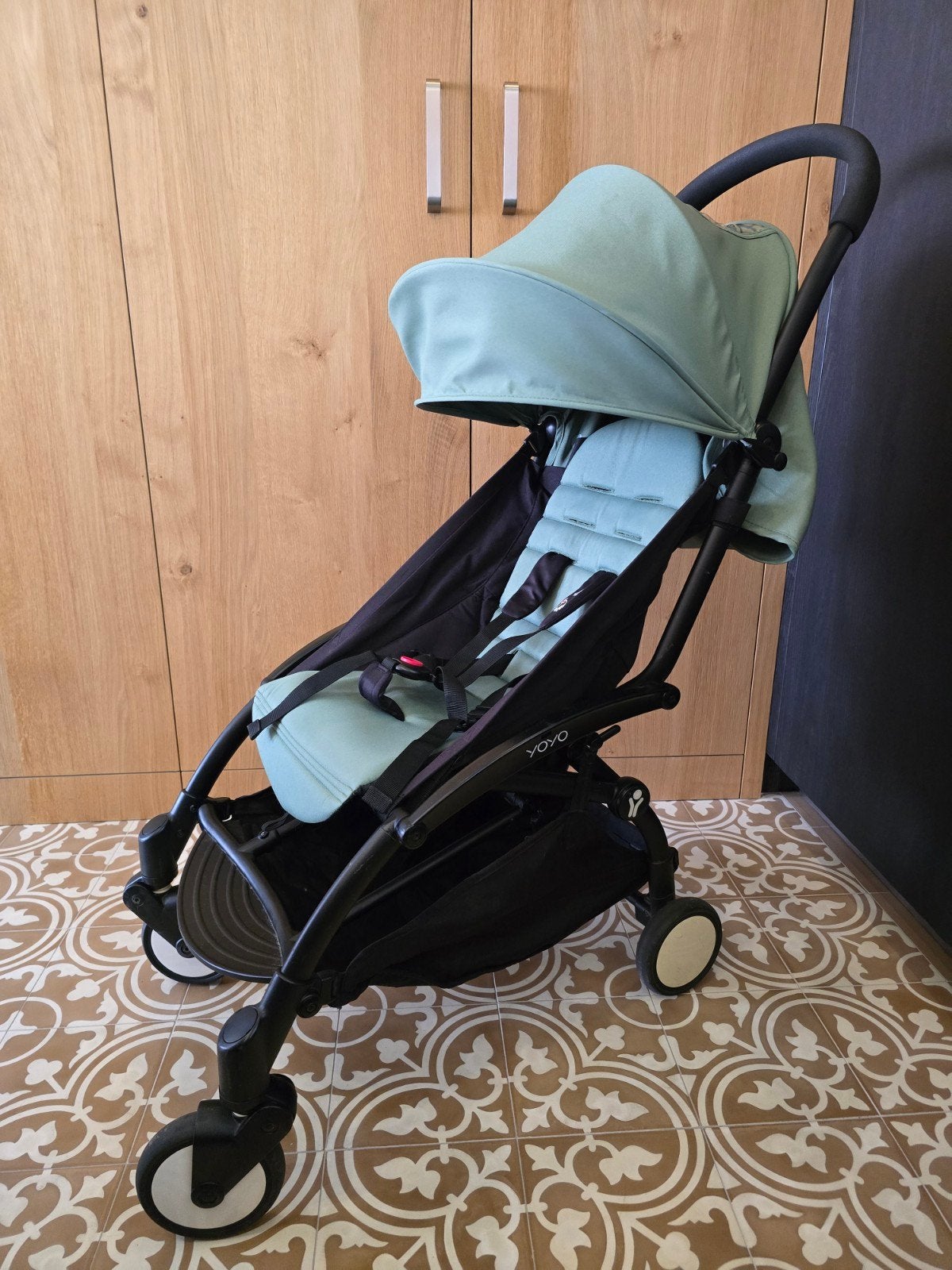 Babyzen Yoyo buggy + newbornpack zwart & groen met extra's, Kinderen en Baby's, Ophalen, Gebruikt, Regenhoes