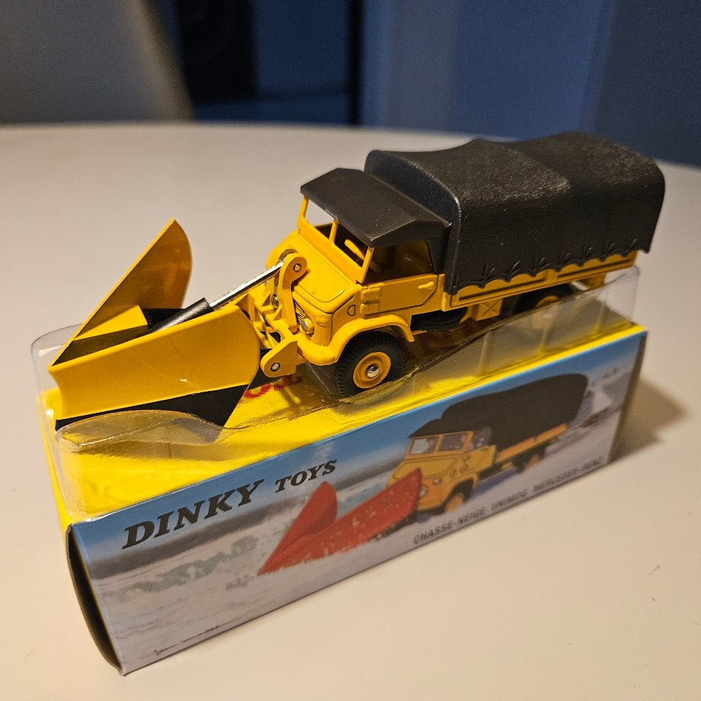 DINKY TOYS / ATLAS: MB UNIMOG SNEEUWPLOEG  #567, Hobby en Vrije tijd, Modelauto's | 1:43, Ophalen of Verzenden, Nieuw, Auto, Dinky Toys