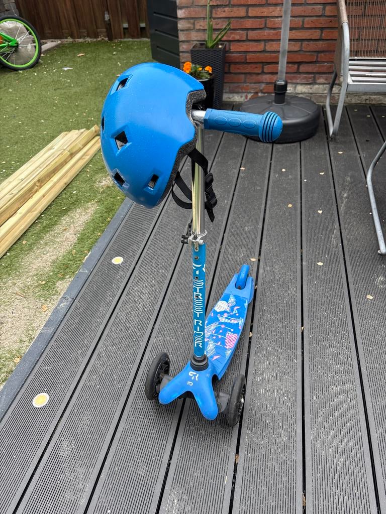 Blauwe Micro step met helm, Ophalen of Verzenden, Gebruikt, Gewone step