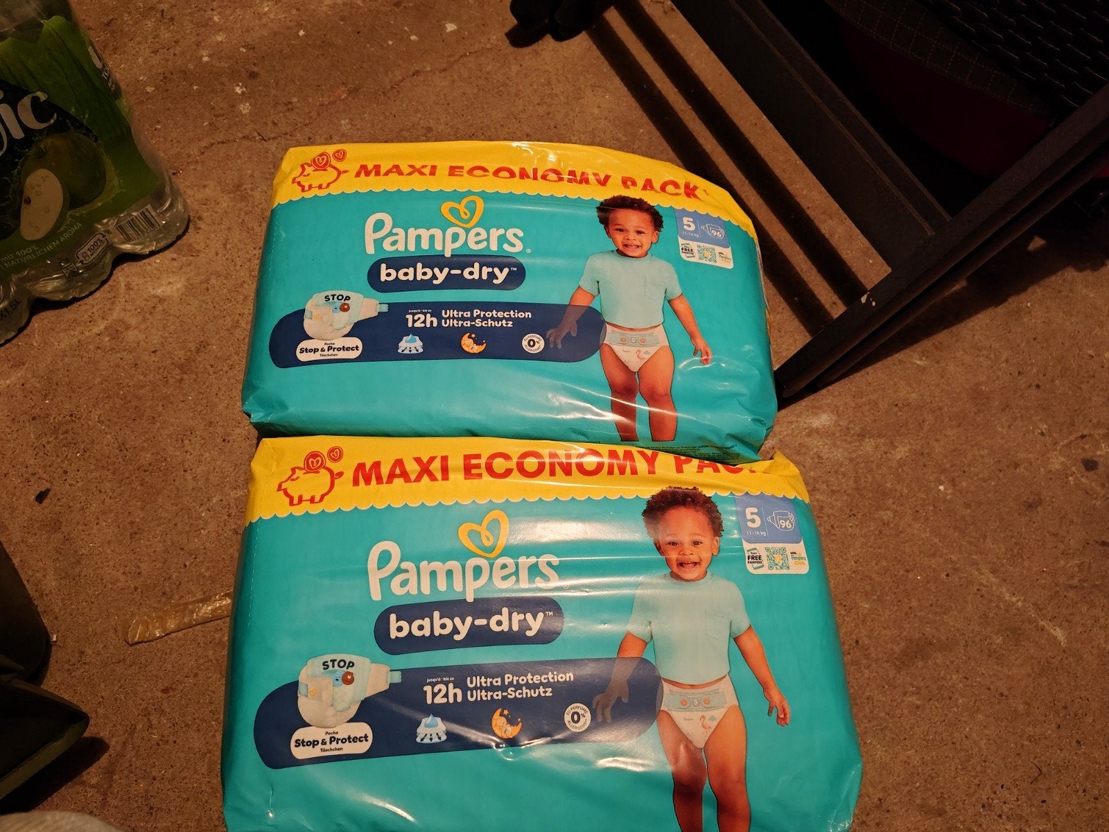 2x Pampers BabyDry Luiers Maat 5 Ongeopend Maxi Economy Pa, Ophalen, Nieuw