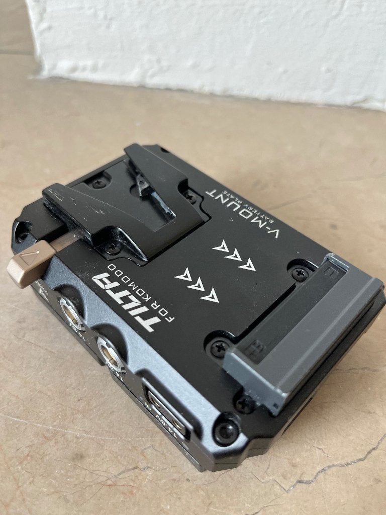 Tilta V Mount Adapter Battery Plate for RED Komodo, Ophalen of Verzenden, Zo goed als nieuw, Video