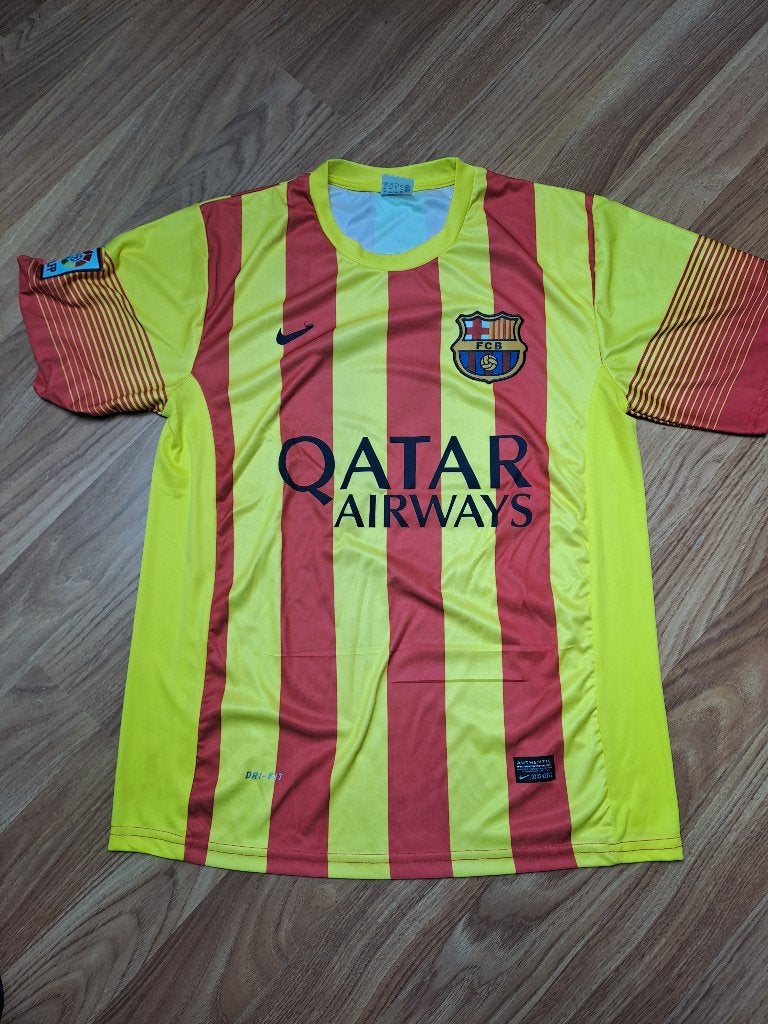 Voetbalshirts Nike /Puma Maat M/L, Ophalen of Verzenden, Zo goed als nieuw, Maat 48/50 (M), Geel