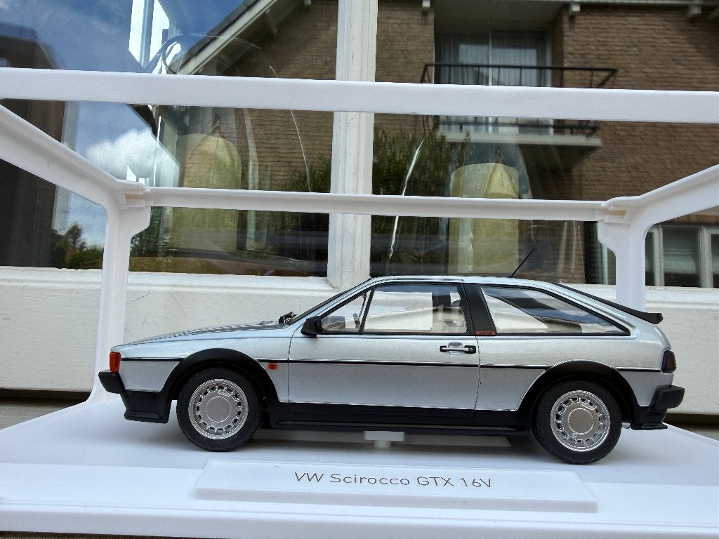 1:18 Volkswagen Scirocco GTX 16V zilvergrijs 1988 Norev, Auto, Norev, 70-72 Av. de Bohlen, Vaulx-en-Velin, 69120, France, Norev