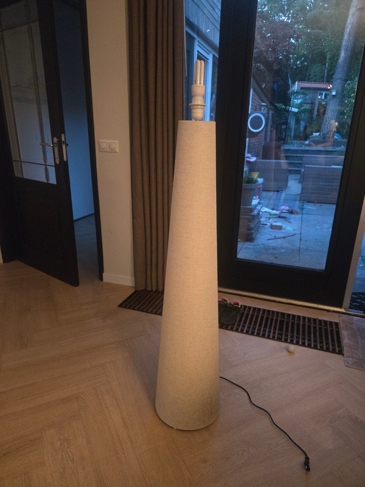 Kwantum Vloerlamp - Zo goed als nieuw, Huis en Inrichting, Ophalen, E27 (groot), Zo goed als nieuw, Modern