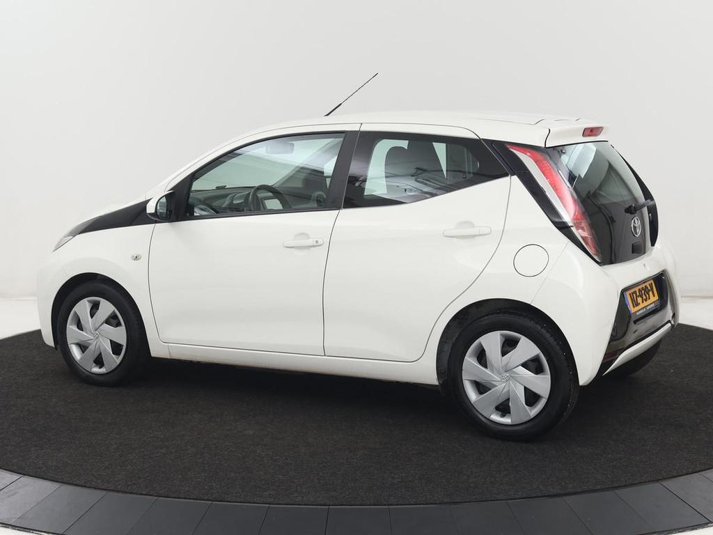 Toyota Aygo 1.0 VVT-i x-play | Camera | MirrorLink | Airco |, Voorwielaandrijving, Stof, Gebruikt, Euro 6