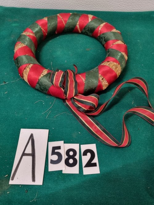 krans met rood groen lint [a582], Diversen, Kerst, Ophalen of Verzenden, 'T Olde Gre-j, Info@toldegrej.nl, Endepoelstraat 20f Didam