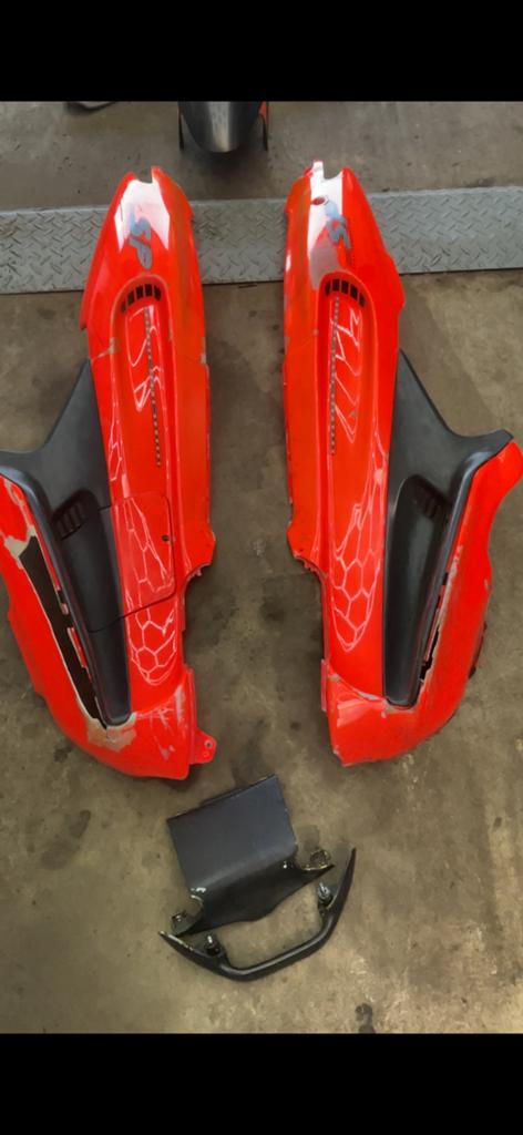 Gilera runner fluo rosso kappenset (schade), Ophalen, Zo goed als nieuw, Kap, Overige merken