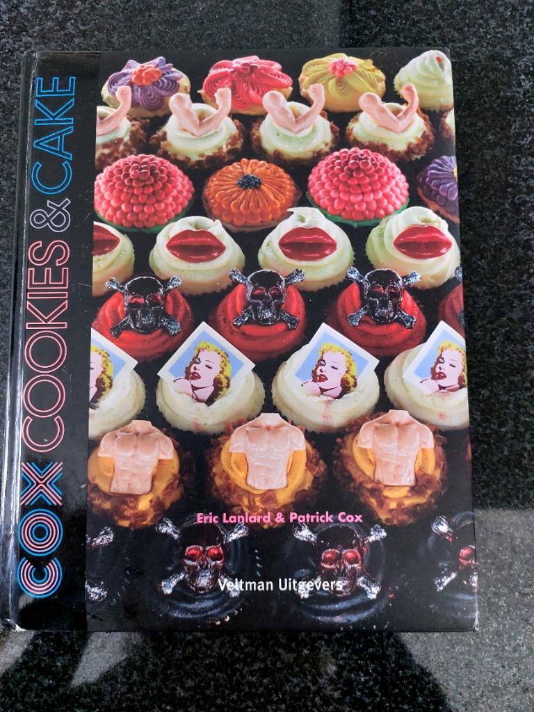 Cupcake boek Cox cookies & cakes, Ophalen of Verzenden, Zo goed als nieuw, Cupcakes, Boek of Tijdschrift