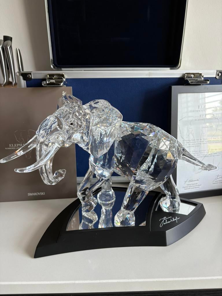 Swarovski pronkstuk olifant, Ophalen of Verzenden, Zo goed als nieuw, Figuurtje
